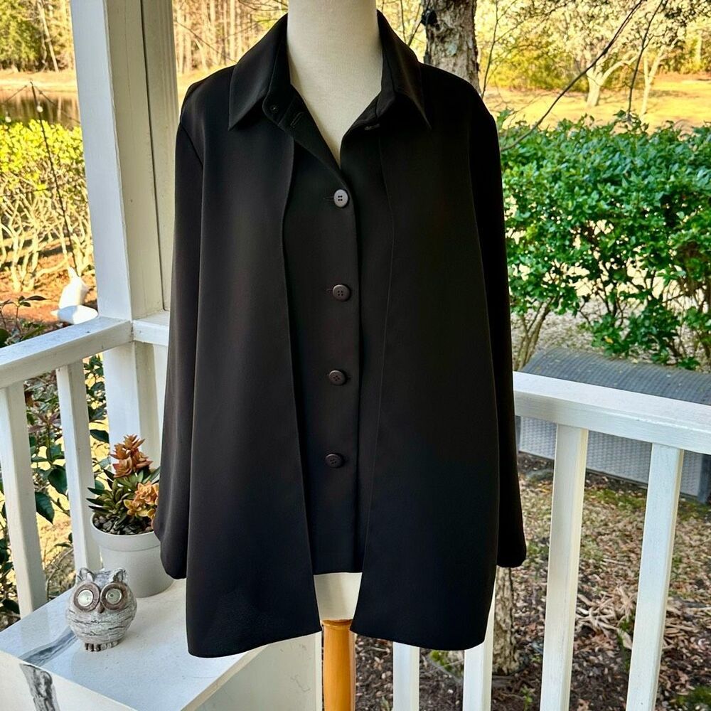 Emmelle Black Split Back Jacket